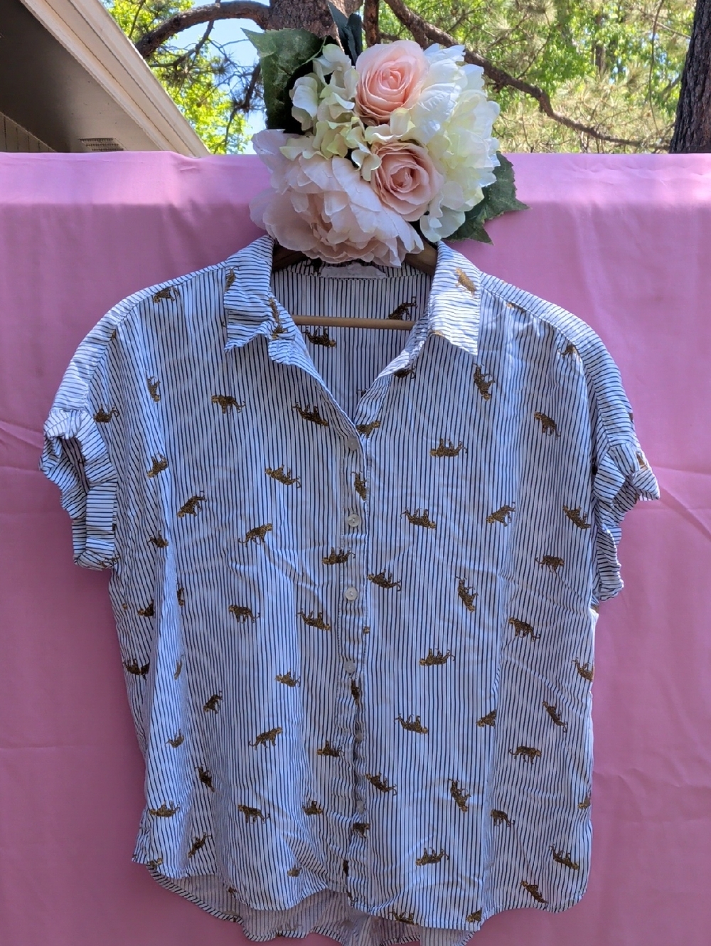 Casual Short-Sleeve Button-Down Shirt in White and Blue Stripe with Brown Motif
